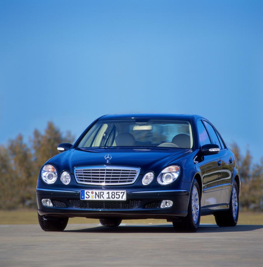  Mercedes-Benz E-Class 2002 года  (фото 333 из 448)